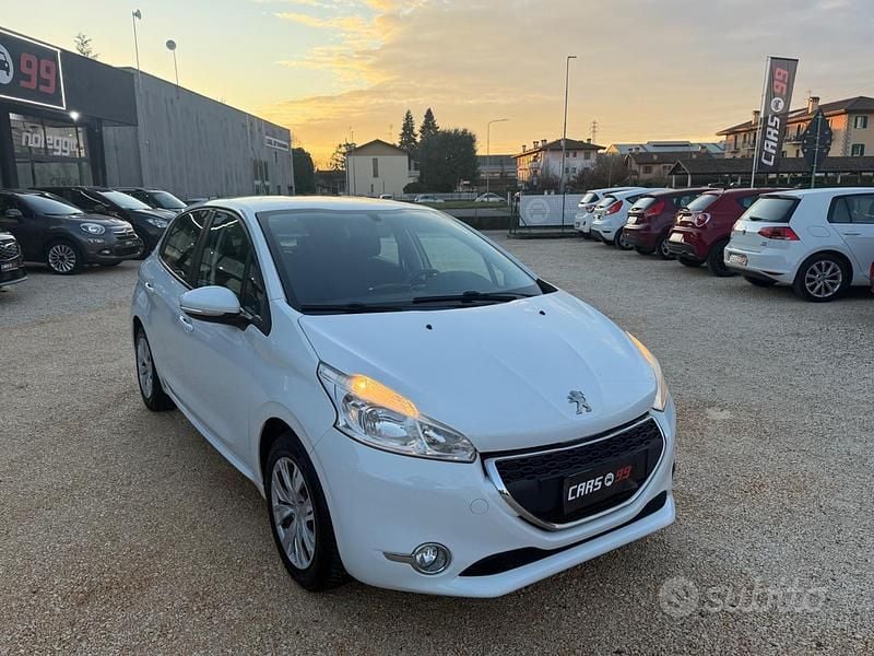 Usata Peugeot 208 Allure 82 CV (60 kW) 2013 Bianco Utilitaria