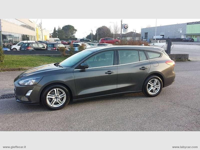 Usata Ford Focus 120 CV (88 kW) 2020 Grigio Station wagon