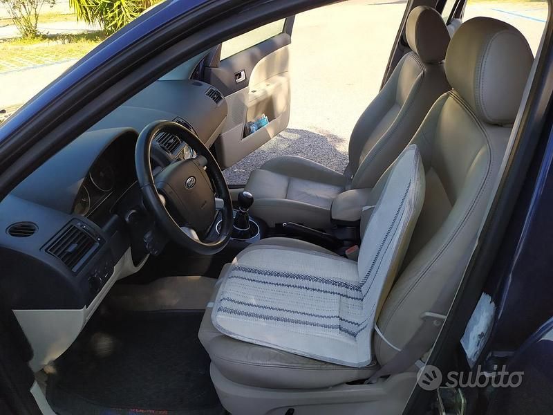 Usata Ford Mondeo Ghia 73 CV (53 kW) 2002 Station wagon