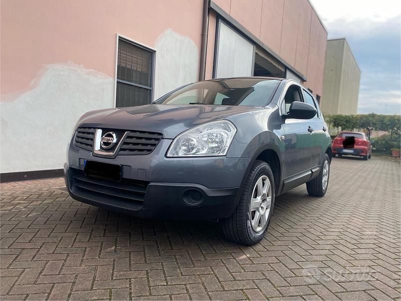 Grigio Usata 2009 Nissan Qashqai Visia SUV | 3600 € (Buon prezzo) - Immagine 1/4