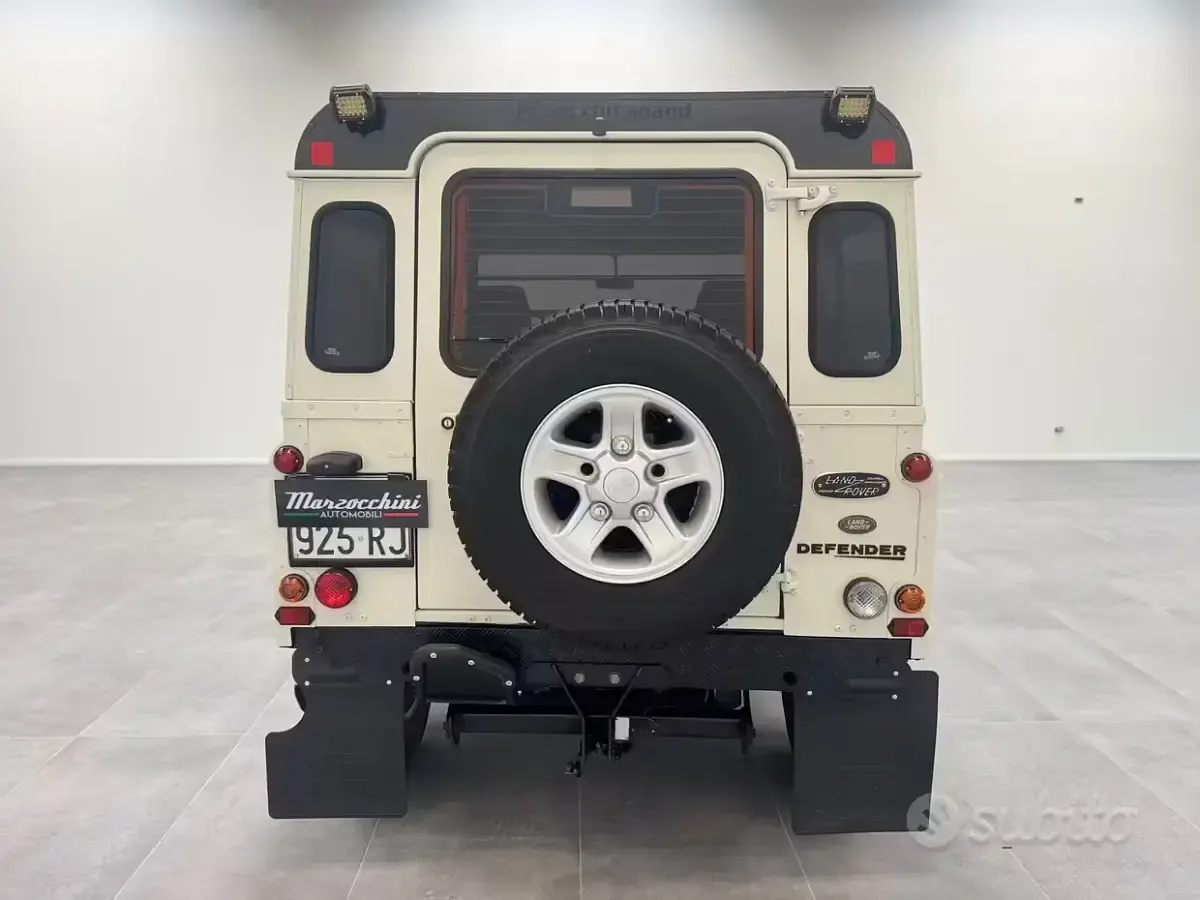 Usata Land Rover Defender 122 CV (89 kW) 2002 Bianco SUV