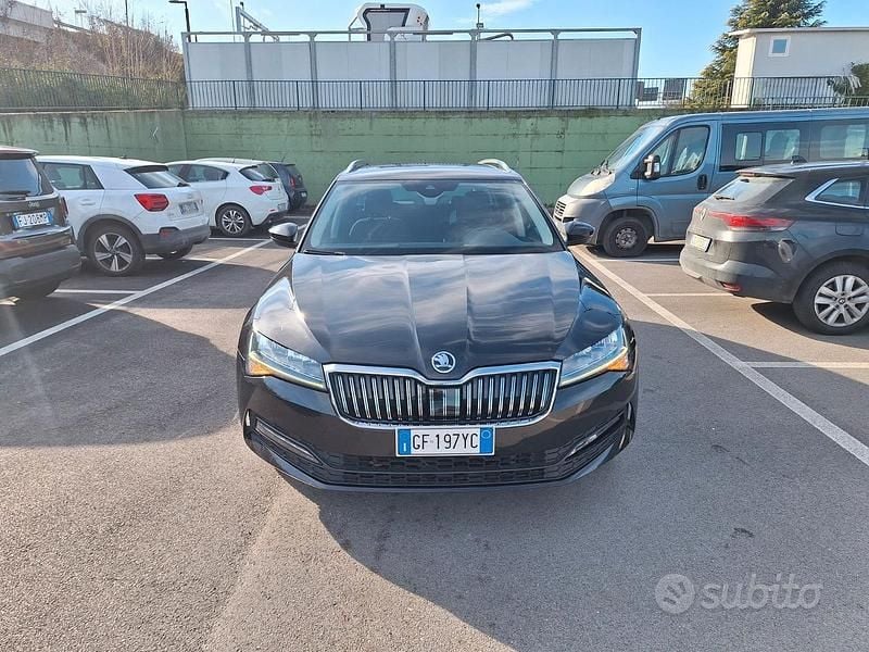 Usata Skoda Superb Executive 150 CV (110 kW) 2021 Nero Station wagon