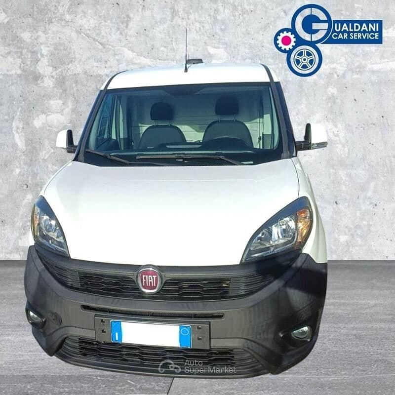 Usata Fiat Doblò Lounge 120 CV (88 kW) 2020 Bianco Monovolume