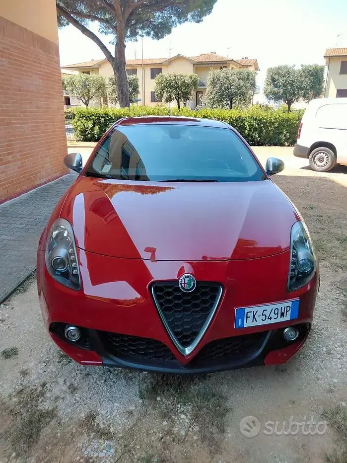 Usata Alfa Romeo Giulietta 120 CV (88 kW) 2017 Rosso Utilitaria
