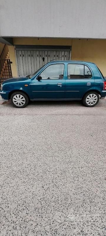 Verde Usata 2002 Nissan Micra Tre volumi | 1000 € - Immagine 1/4