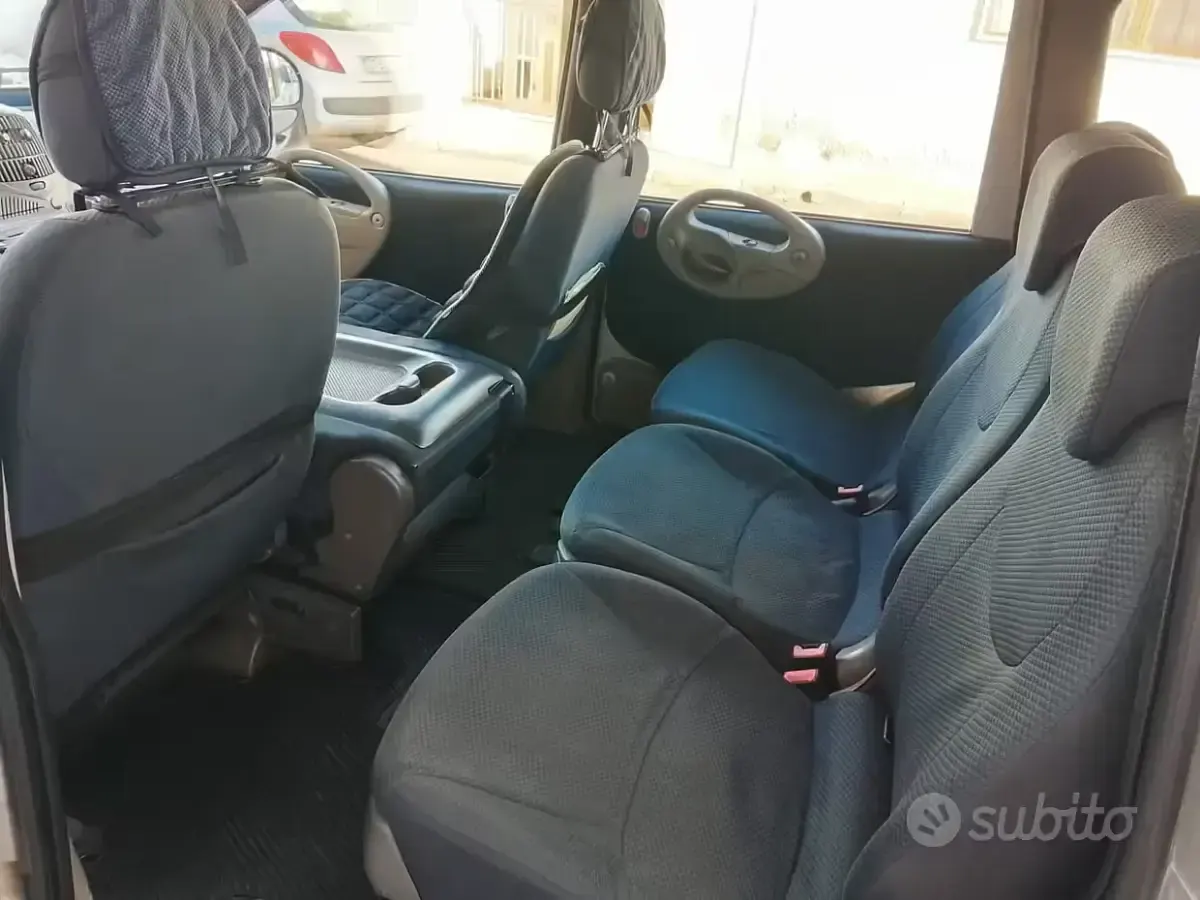 Usata Fiat Multipla 116 CV (85 kW) 2005 Grigio Monovolume