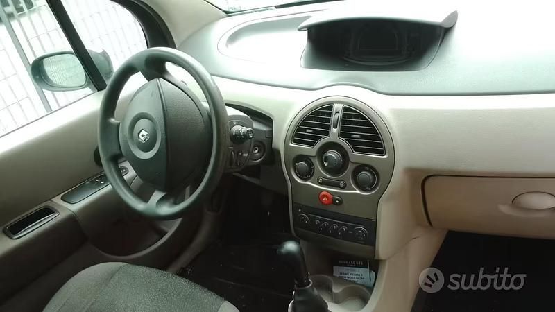 Usata Renault Modus 85 CV (62 kW) 2006 Monovolume