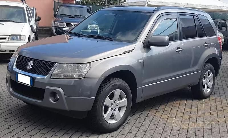 Usata Suzuki Grand Vitara 140 CV (102 kW) 2006 Grigio SUV