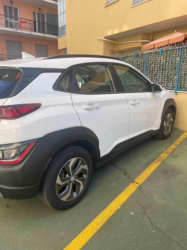 Usata Hyundai Kona 105 CV (77 kW) 2022 Bianco SUV