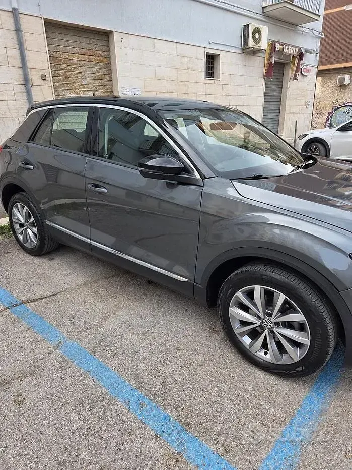 Usata VW T-Roc Style 116 CV (85 kW) 2020 Grigio SUV