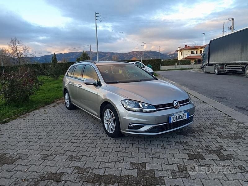 Usata VW Golf VII Executive 115 CV (84 kW) 2018 Grigio Station wagon