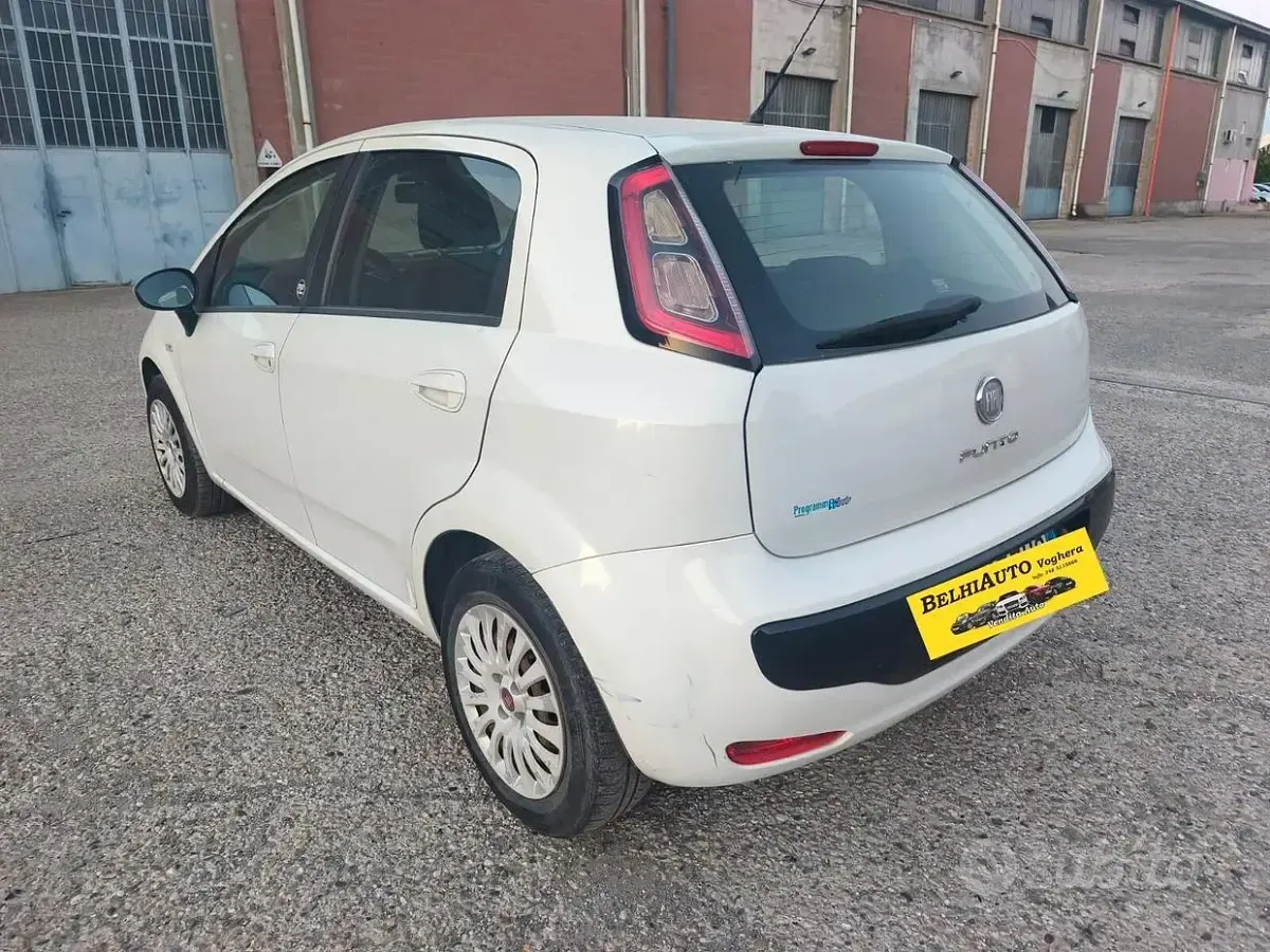 Usata Fiat Punto 69 CV (50 kW) 2011 Bianco Utilitaria
