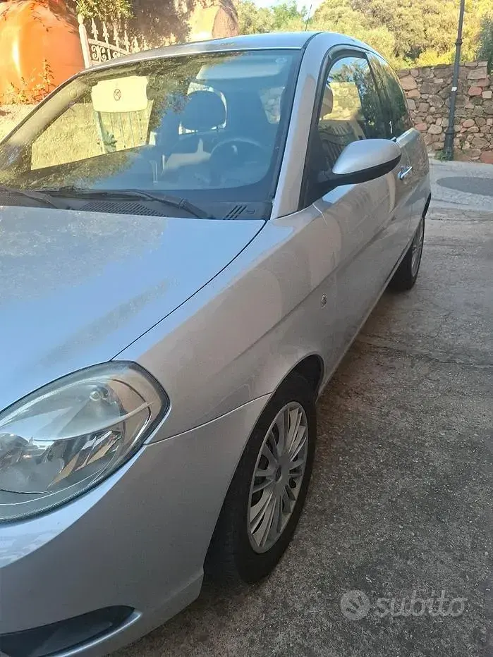 Usata Lancia Ypsilon 60 CV (44 kW) 2009 Grigio Utilitaria