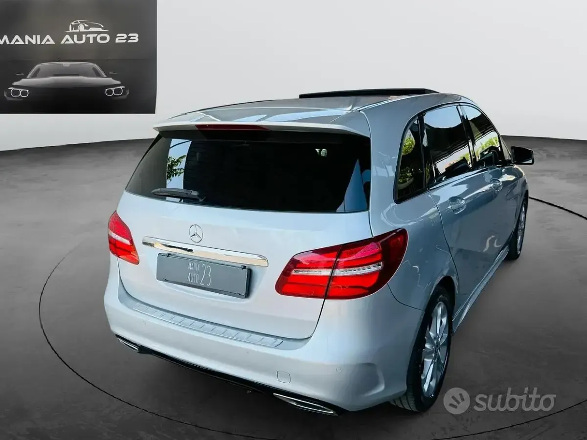 Usata Mercedes B180 Premium 109 CV (80 kW) 2017 Grigio Utilitaria