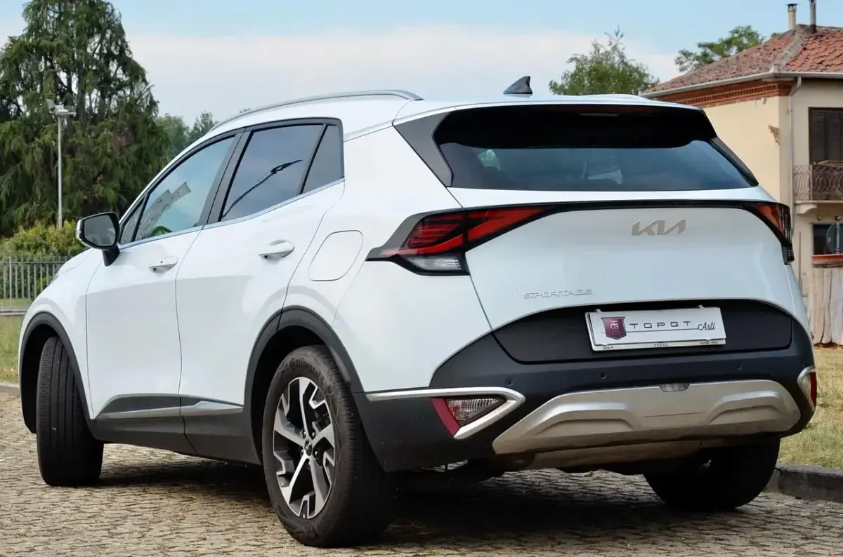 Usata Kia Sportage Style 150 CV (110 kW) 2022 Bianco SUV