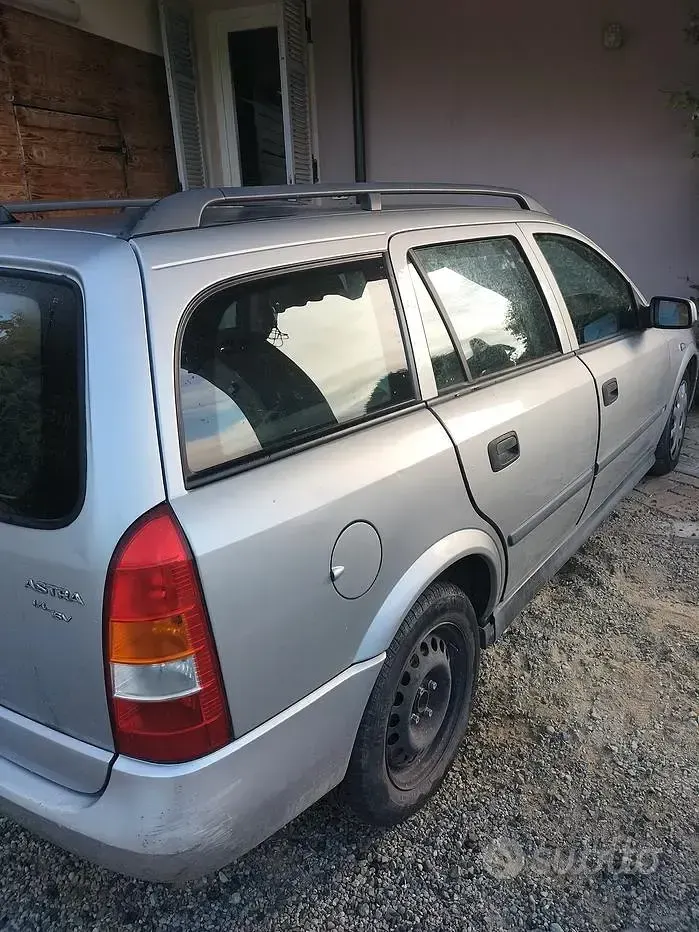 Usata Opel Astra 101 CV (74 kW) 2004 Station wagon