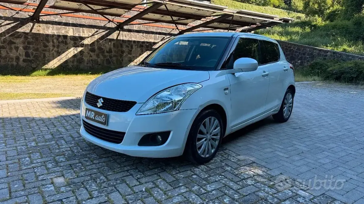 Gebraucht Suzuki Swift GL 75 PS (55 kW) 2011 Weiß Kleinwagen