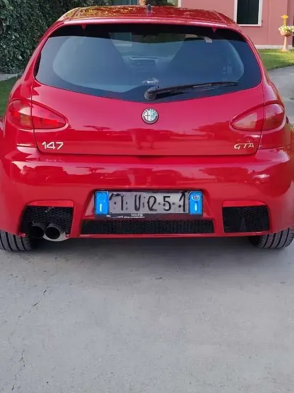 Usata Alfa Romeo 147 GTA 252 CV (185 kW) 2003 Utilitaria