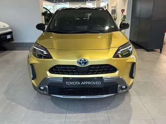 Usata Toyota Yaris Cross 116 CV (85 kW) 2022 Giallo SUV