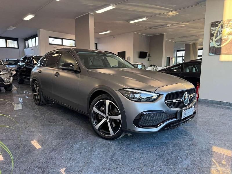 Usata Mercedes C220 Premium 200 CV (147 kW) 2022 Grigio satinato magno designo Station wagon