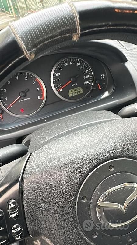 Usata Mazda 2 75 CV (55 kW) 2002 Blu Monovolume