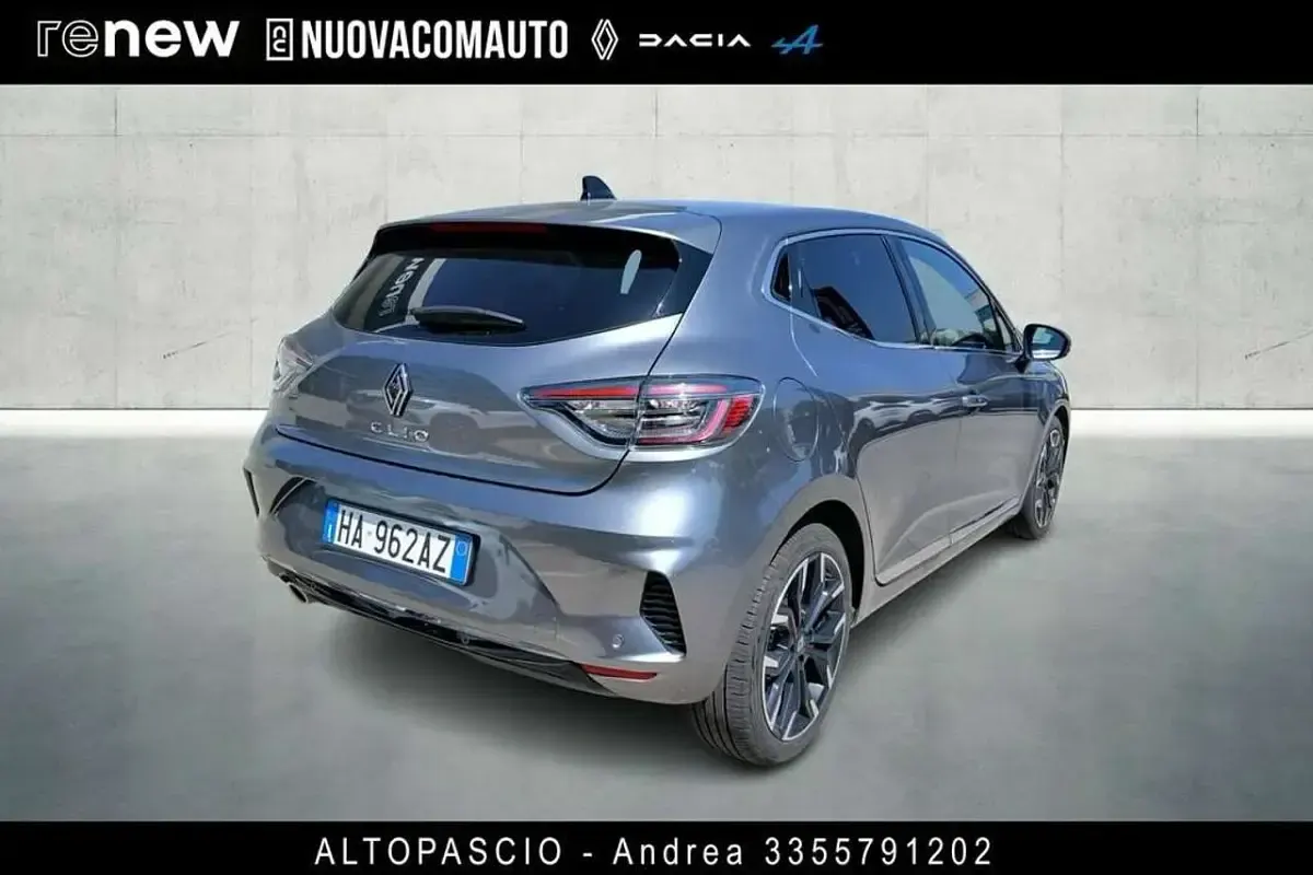 Usata Renault Clio V Techno 101 CV (74 kW) 2025 Grigio scisto Berlina