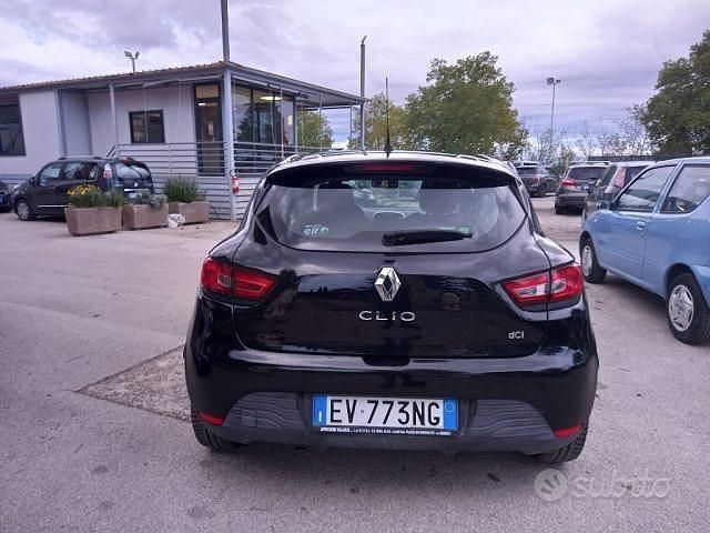 Usado Renault Clio IV 75 CV (55 kW) 2014 Negro Berlina