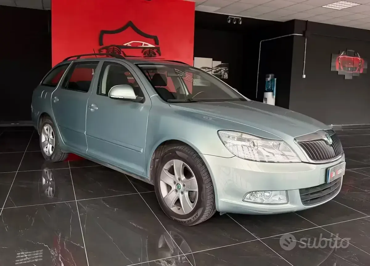 Occasion Skoda Octavia Elegance 140 ch (102 kW) 2012 Gris Break
