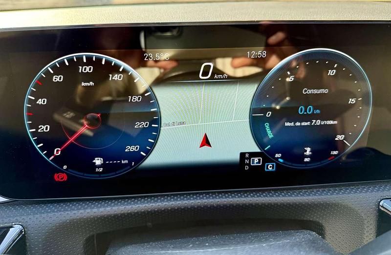 Usata Mercedes CLA200 Shooting Brake Premium 150 CV (110 kW) 2022 Bianco Station wagon