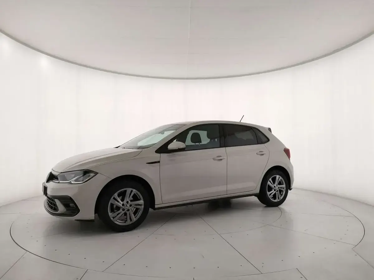 Usata VW Polo R-line 95 CV (69 kW) 2023 Ascot grey Utilitaria