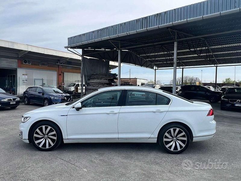 Usata VW Passat GTE 156 CV (114 kW) 2017 Bianco Berlina