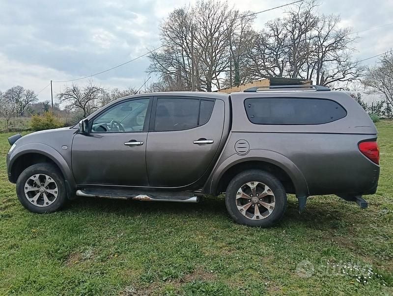 Usata Mitsubishi L200 2011 Marrone Pick-up