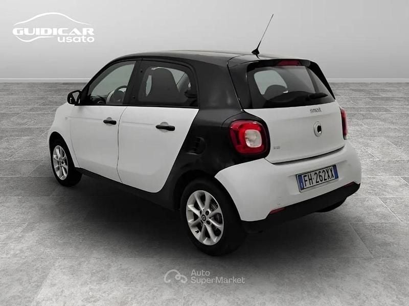 Usata Smart ForFour Passion 71 CV (52 kW) 2017 Bianco Utilitaria