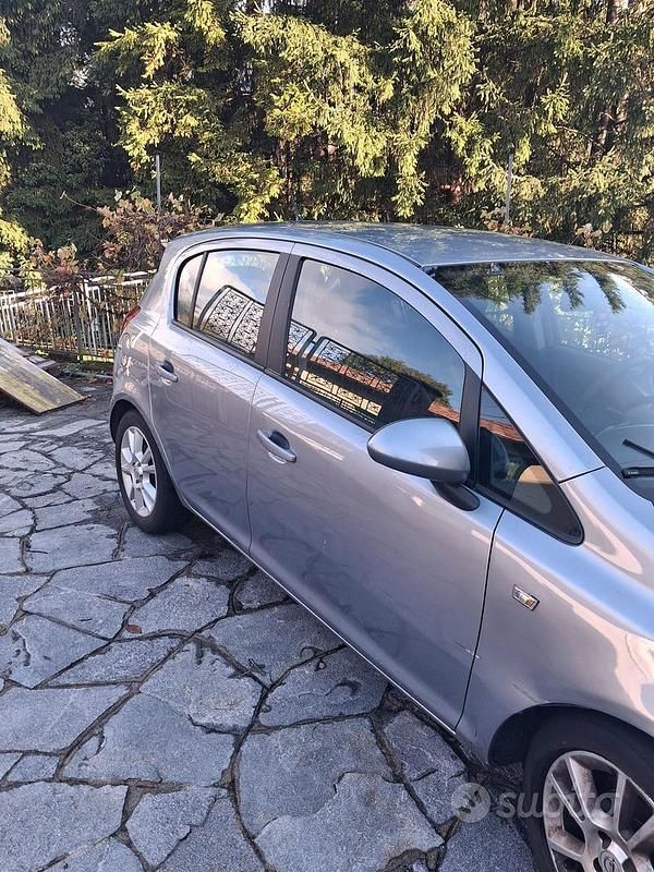 Usata Opel Corsa 54 CV (39 kW) 2009 Grigio Berlina