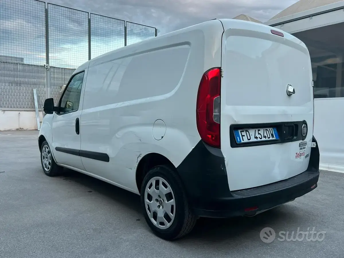 Begagnad Fiat Doblò 120 HK (88 kW) 2016 Vit Minibuss