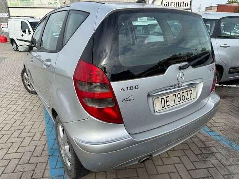 Usata Mercedes A180 Elegance 109 CV (80 kW) 2007 Argento Monovolume
