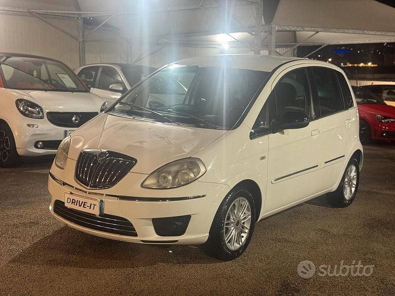 Bianco Usata 2011 Lancia Musa Gold Monovolume | 5900 € (Buon prezzo) - Immagine 1/4