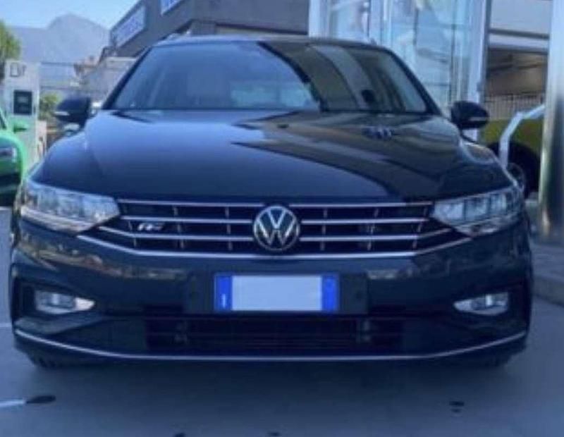 Usata VW Passat Executive 150 CV (110 kW) 2020 Grigio Station wagon