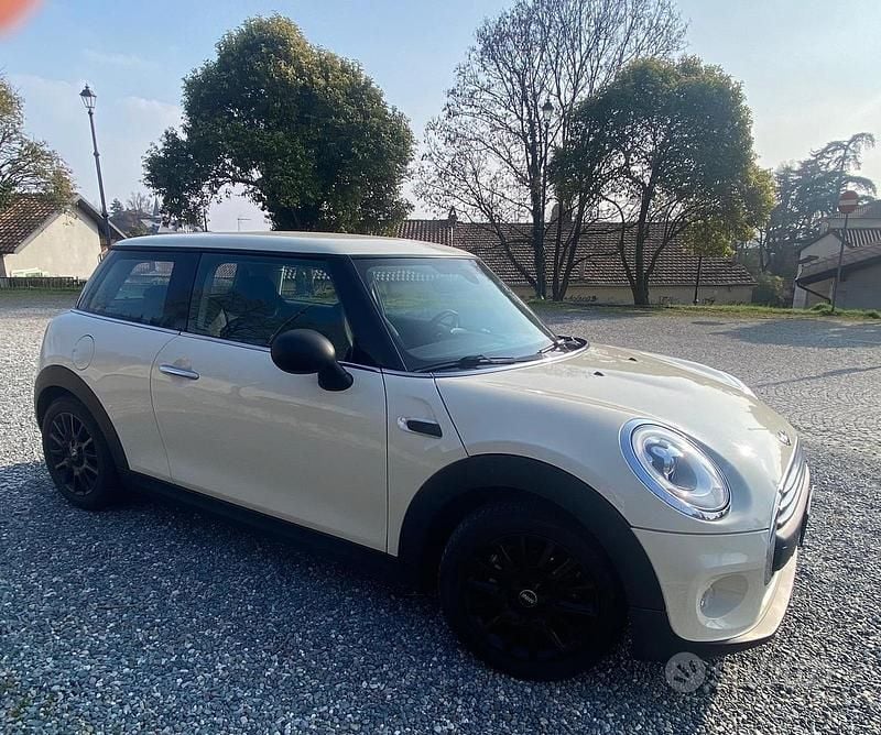 Usata Mini ONE 75 CV (55 kW) 2016 Utilitaria