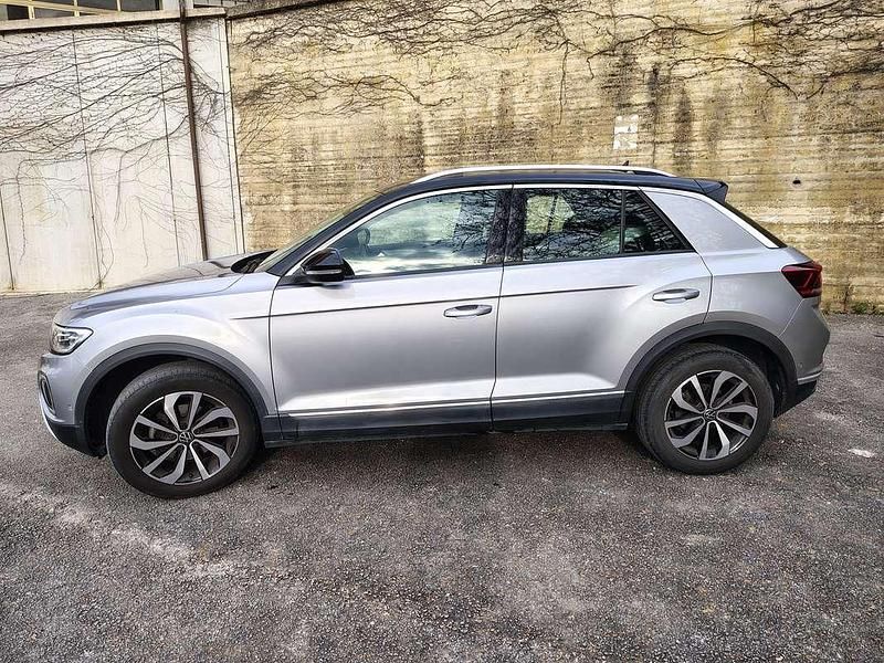 Usata VW T-Roc Business 116 CV (85 kW) 2023 Argento SUV