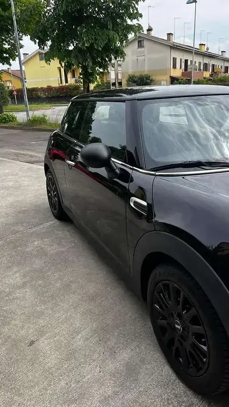 Usata Mini Cooper D Business 116 CV (85 kW) 2015 Nero Utilitaria