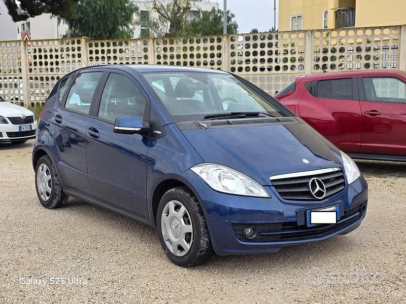 Usata Mercedes A160 Premium 95 CV (69 kW) 2012 Blu Berlina