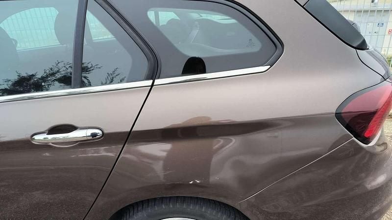 Usado Fiat Tipo Lounge 120 HP (88 kW) 2019 Castanho Carrinha