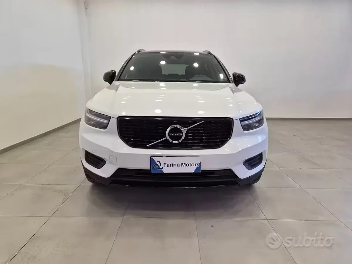Usata Volvo XC40 R-Design 150 CV (110 kW) 2011 Bianco SUV