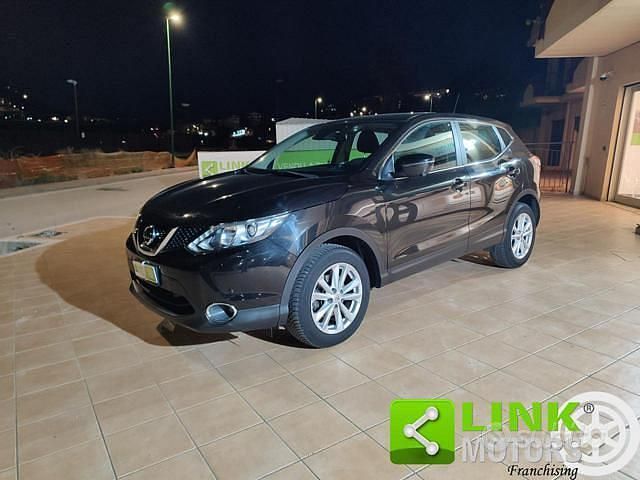 Usata Nissan Qashqai N-Connecta 110 CV (80 kW) 2017 Nero SUV