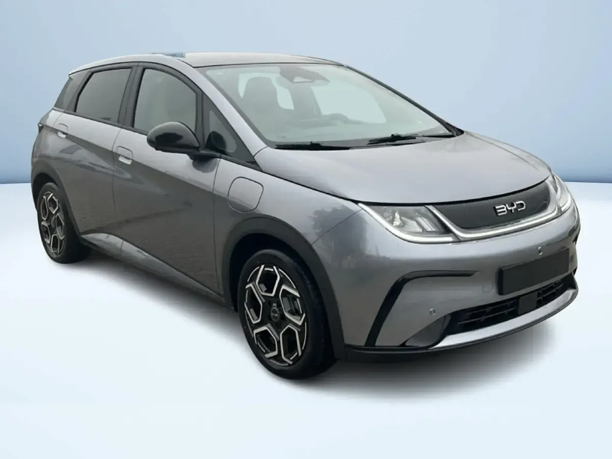 Nuova BYD Dolphin Design 150 kW (204 CV) 2026 Grigio scuro metallizzato Utilitaria