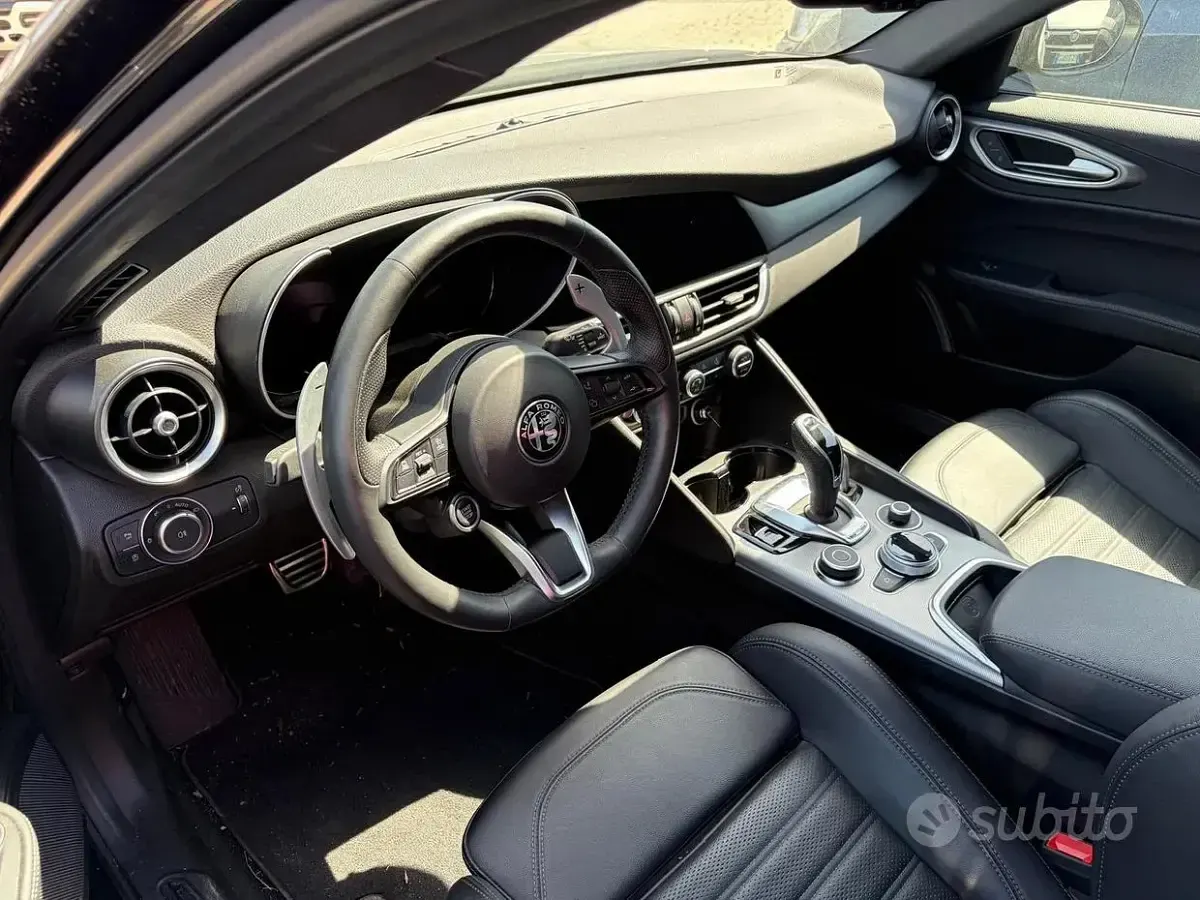 Usata Alfa Romeo Giulia Veloce 209 CV (153 kW) 2025 Nero Berlina