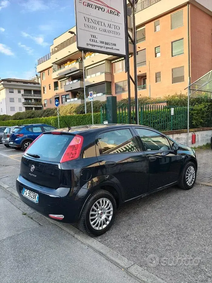 Usata Fiat Punto Street 77 CV (56 kW) 2017 Blu Utilitaria