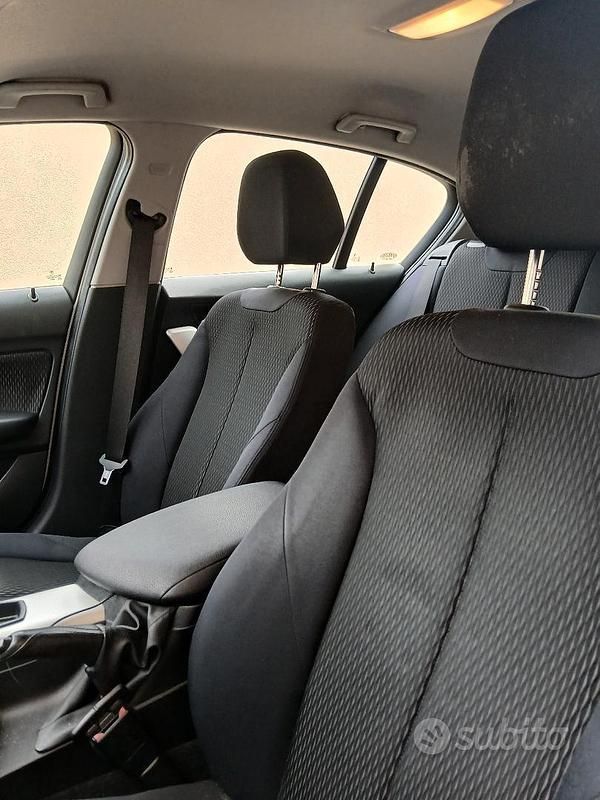 Usata BMW 118 143 CV (105 kW) 2012 Bianco Utilitaria