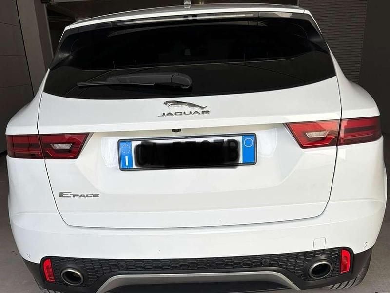 Usata Jaguar E-Pace R-Dynamic 150 CV (110 kW) 2020 Bianco SUV